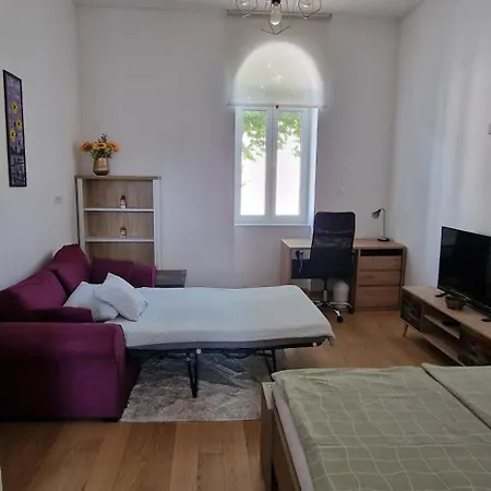 Chika Urban Apartman